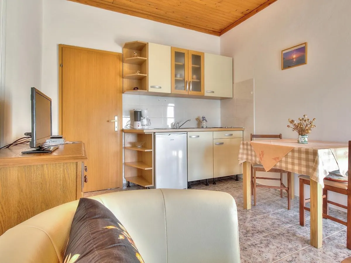 Paradinovic House With Apartments زامبراتيجا